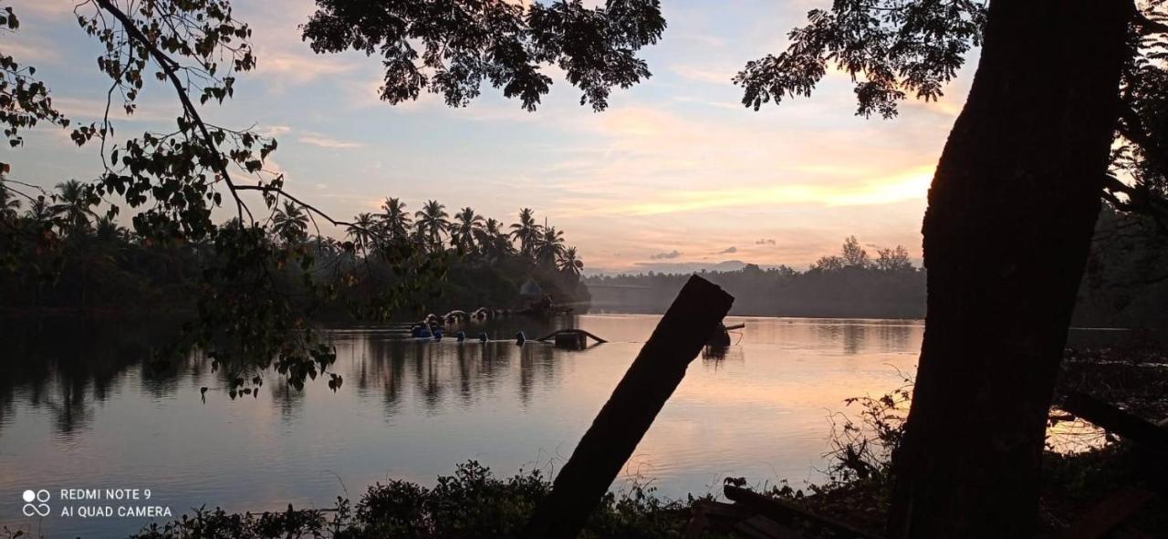 Shruthi'S Aarohi-Nature'S Retreat Mulappilangād Eksteriør billede