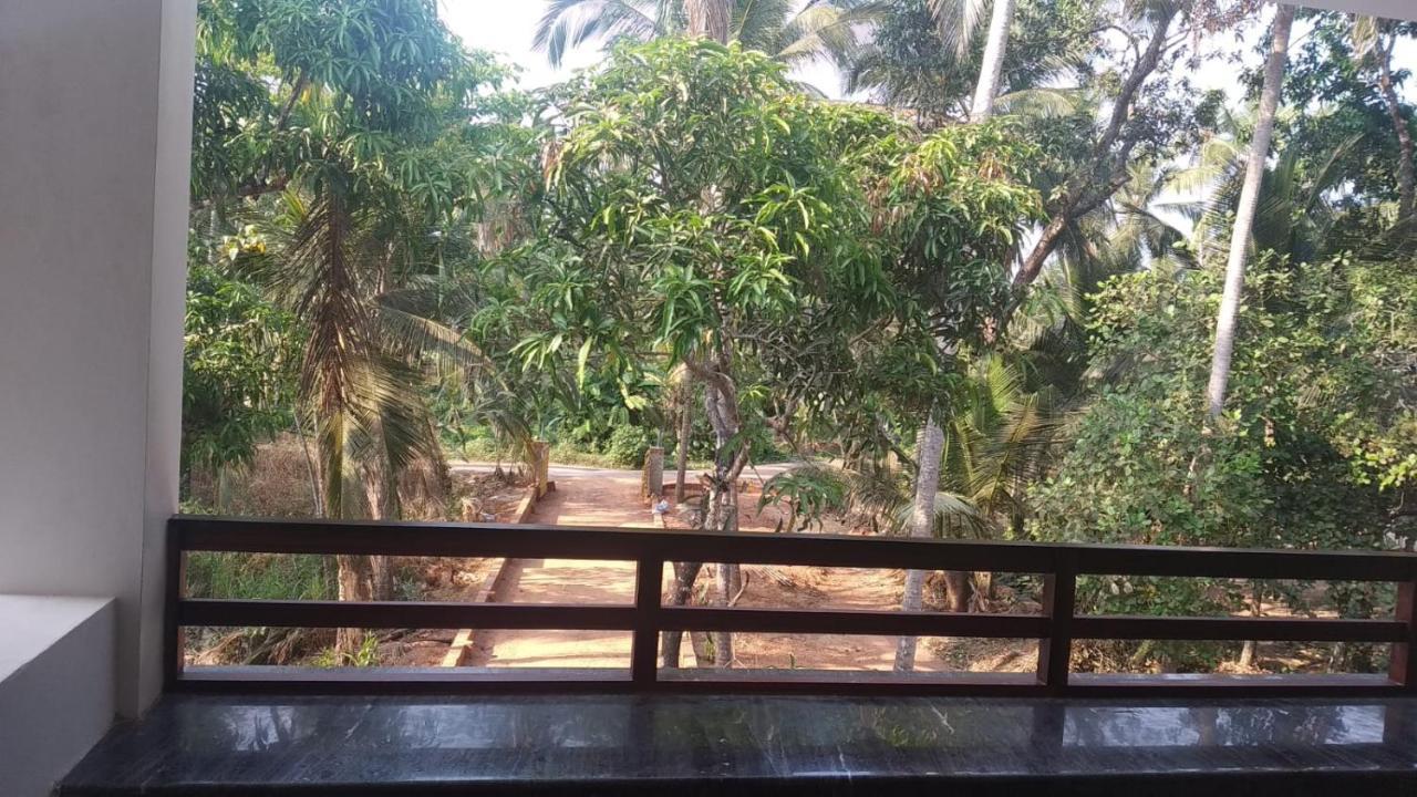 Shruthi'S Aarohi-Nature'S Retreat Mulappilangād Eksteriør billede