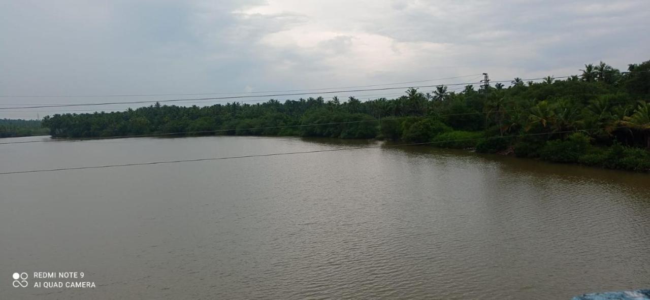 Shruthi'S Aarohi-Nature'S Retreat Mulappilangād Eksteriør billede